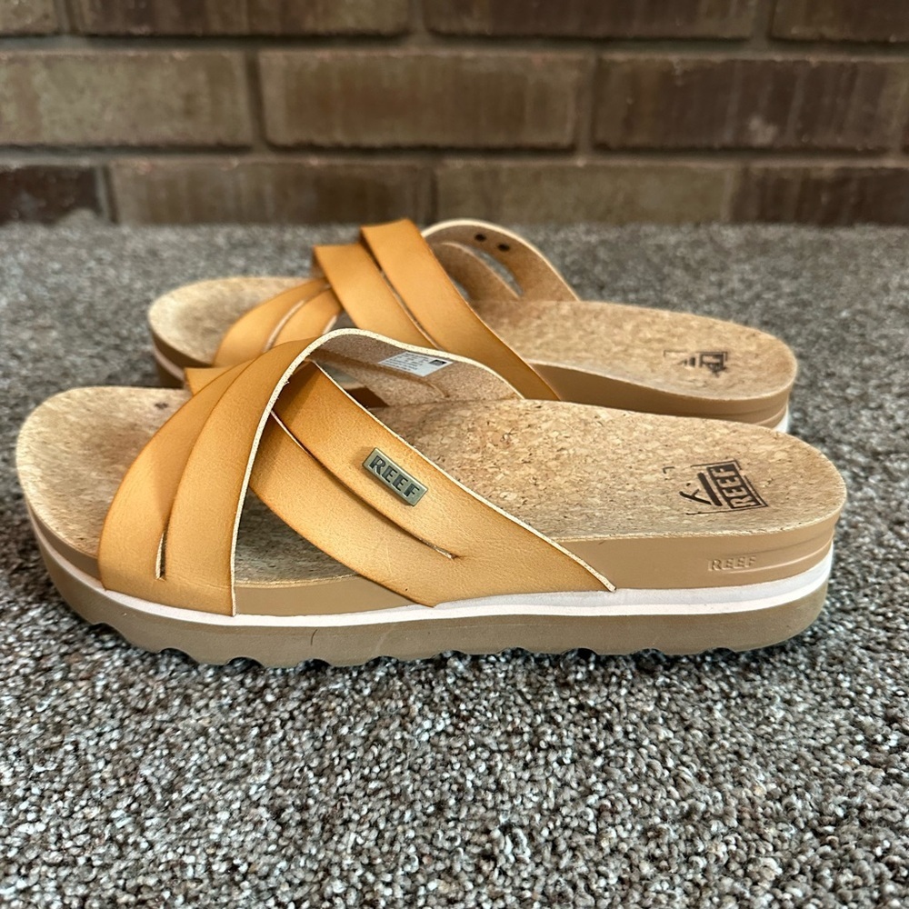 Reef Women's Brown Kaia Cross Cushion Bloom Hi Flip Flop Sandals Size 9 - Picture 2 of 6